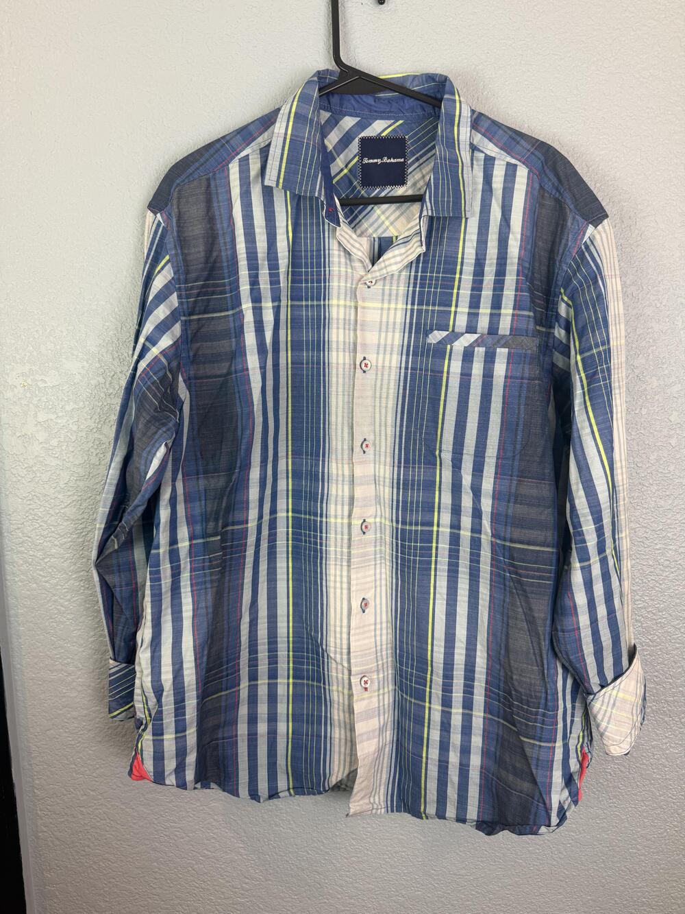 Tommy Bahama Shirt Mens Large Plaid Button Up Casual Lightweight Short Sleeve
